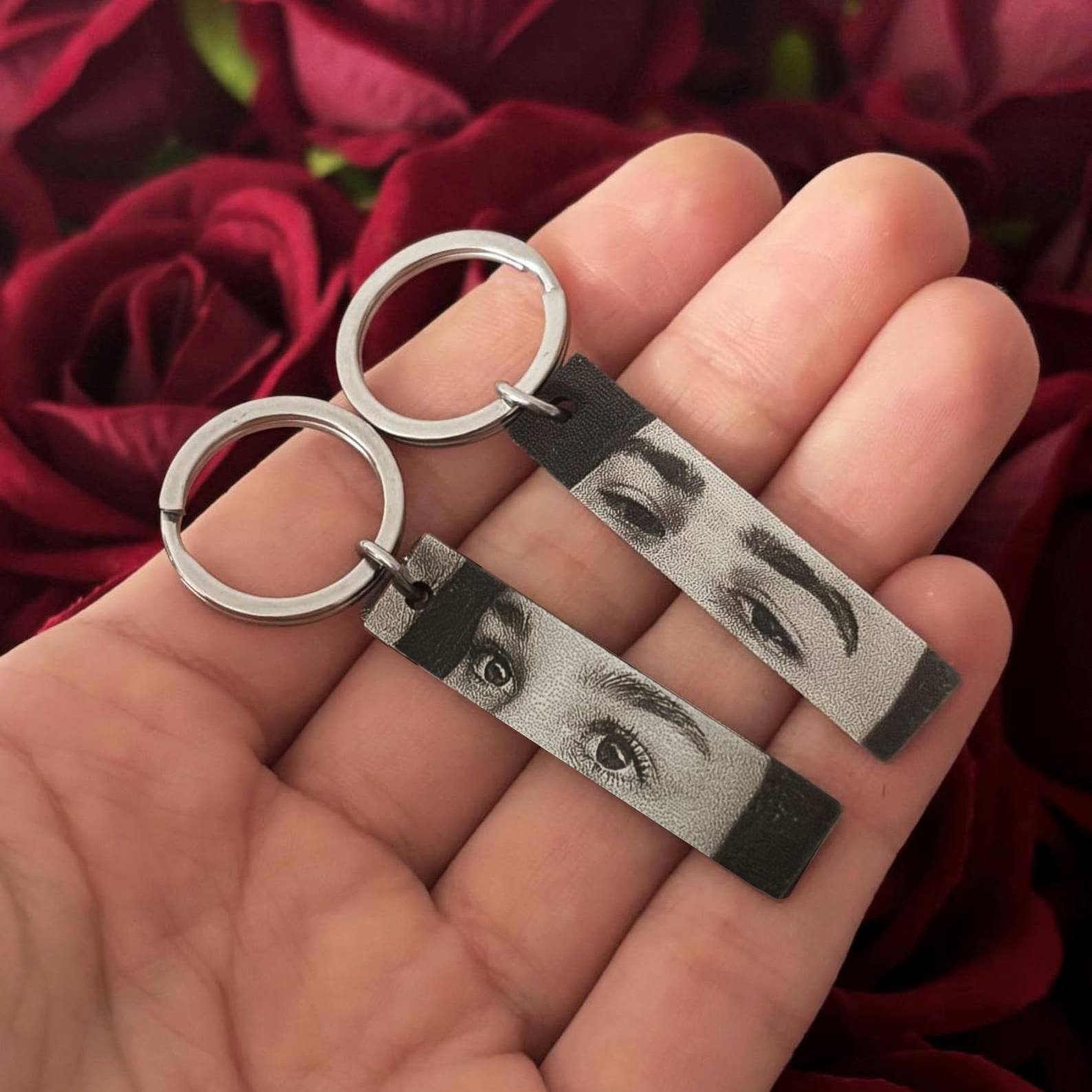 Přívěsek klíčenka s fotkou očí