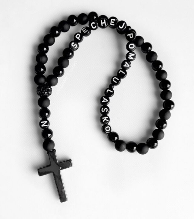 Růženec na přání 📿 sestavený přesně podle představ zákaznice ❤️
____________________________________
#naramkysejmeny #naramkynaprodej #naramkysinicialy #naramky #dnesnosim #dnestvorim #dnes_nosim #naramkysejmeny #czechgirl #czechboy #czechcouple#naramkynaprani #naramkylasky #czechrepublic #laska #emoce #czechgay #czechgirls #czechman #milujite #naramkyzkoralku #naramkyzmineralu #naramek #růženec #ruzenec #růženecnapřání #ruzenecnaprani